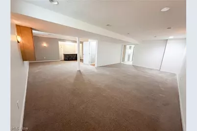 7049 Woodland Avenue, Chagrin Falls, OH 44023 - Photo 21