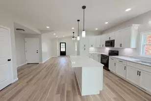 910 W Main St, Sugarcreek, OH 44681 - Photo 9