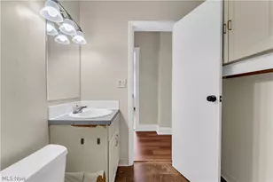 8517 Rosewood Ave, Loveland, OH 44105 - Photo 19