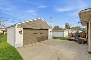 5284 E 102nd St, Garfield Heights, OH 44125 - Photo 35