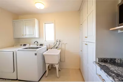 25510 Bryden Road, Beachwood, OH 44122 - Photo 11