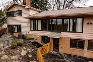 25510 Bryden Rd, Beachwood, OH 44122 - Photo 3