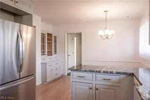 25510 Bryden Rd, Beachwood, OH 44122 - Photo 7