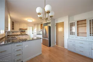25510 Bryden Rd, Beachwood, OH 44122 - Photo 9