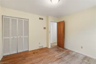 2445 Olentangy Dr, Akron, OH 44333 - Photo 27