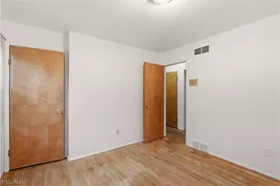 2445 Olentangy Dr, Akron, OH 44333 - Photo 21
