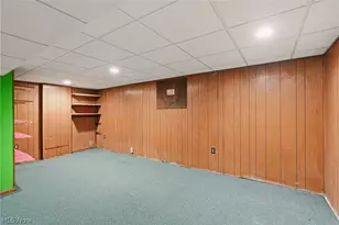 2445 Olentangy Dr, Akron, OH 44333 - Photo 31