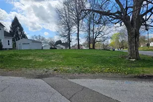 974 Gardner Blvd, Barberton, OH 44203 - Photo 1