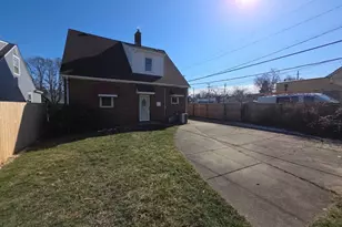 4262 W 62nd St, Loveland, OH 44144 - Photo 5