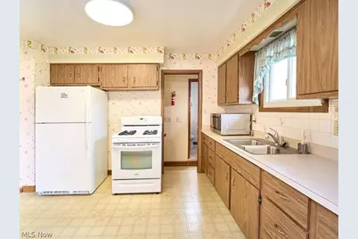 12101 Tucson Drive, Parma, OH 44130 - Photo 17