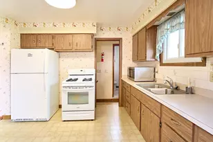 12101 Tucson Dr, Parma, OH 44130 - Photo 17