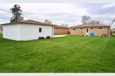 12101 Tucson Drive, Parma, OH 44130 - Photo 7