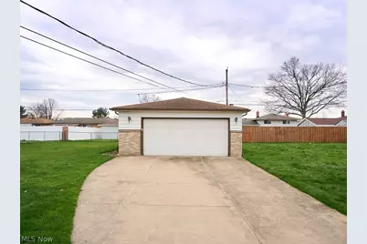 12101 Tucson Drive, Parma, OH 44130 - Photo 5