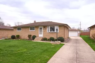 12101 Tucson Dr, Parma, OH 44130 - Photo 3