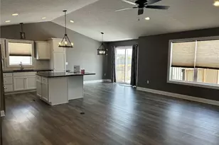 937 Crockett Cir, Canal Fulton, OH 44614 - Photo 3