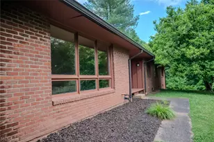100 Crestwood Cir, Marietta, OH 45750 - Photo 3