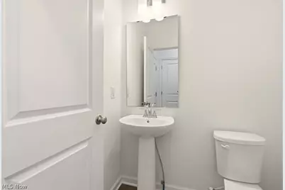 677 Crossings Lane, Akron, OH 44320 - Photo 9