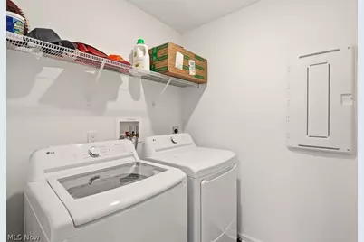 677 Crossings Lane, Akron, OH 44320 - Photo 15