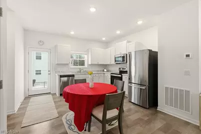 677 Crossings Lane, Akron, OH 44320 - Photo 5