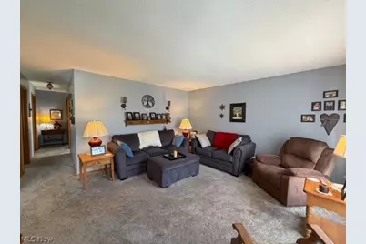 263 Forbes Street NE, New Philadelphia, OH 44663 - Photo 3