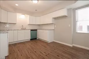 2177 W 31st St, Loveland, OH 44113 - Photo 5