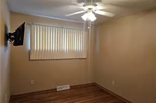 15413 Shirley Ave, Maple Heights, OH 44137 - Photo 7