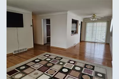 15413 Shirley Avenue, Maple Heights, OH 44137 - Photo 3