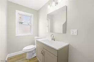 322 W 9th St, Lorain, OH 44052 - Photo 17