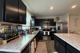 105 Zenith Ct, Eastlake, OH 44095 - Photo 5