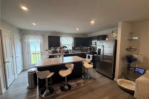 105 Zenith Ct, Eastlake, OH 44095 - Photo 5