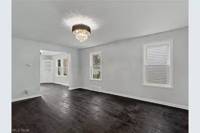 19392 Renwood Avenue, Euclid, OH 44119 - Photo 9
