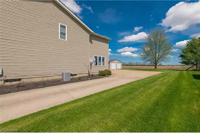 9217 Bechtel Road, Elyria, OH 44035 - Photo 45
