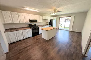 17604 Olive Ave, Lake Milton, OH 44429 - Photo 13