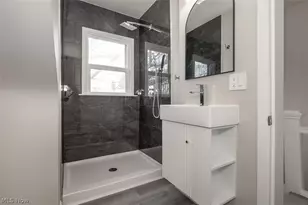 4940 E 106th St, Garfield Heights, OH 44125 - Photo 15
