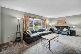 26475 Sudbury Dr, North Olmsted, OH 44070 - Photo 5