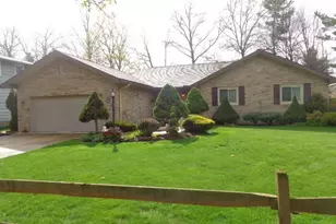 7422 Dogwood Ln, Parma, OH 44130 - Photo 9