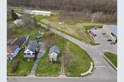 284 W Main Road, Conneaut, OH 44030 - Photo 35