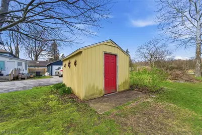 284 W Main Road, Conneaut, OH 44030 - Photo 33