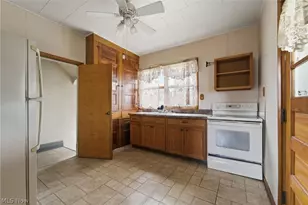 284 W Main Rd, Conneaut, OH 44030 - Photo 17