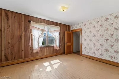 284 W Main Road, Conneaut, OH 44030 - Photo 23