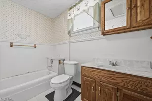 284 W Main Rd, Conneaut, OH 44030 - Photo 27