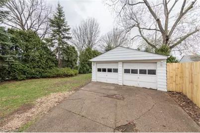 762 E 305th Street, Willowick, OH 44095 - Photo 3