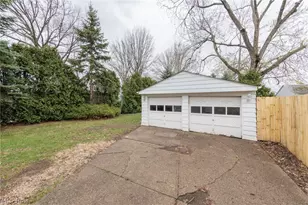 762 E 305th St, Willowick, OH 44095 - Photo 3