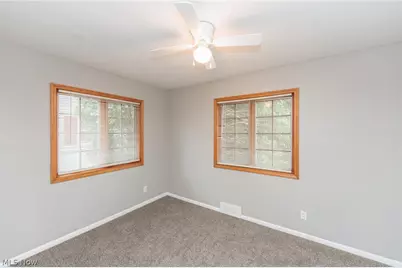 762 E 305th Street, Willowick, OH 44095 - Photo 13