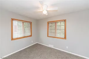 762 E 305th St, Willowick, OH 44095 - Photo 13