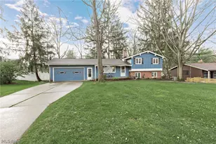 2526 Harris Rd, Grandview Heights, OH 44147 - Photo 1