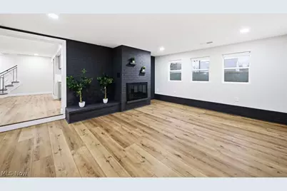 262 E 324th Street, Willowick, OH 44095 - Photo 9