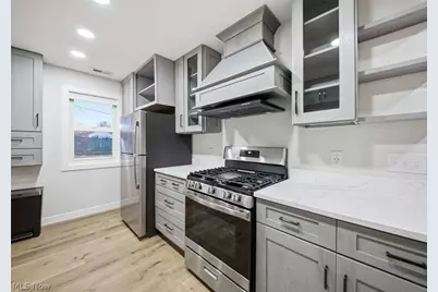 262 E 324th Street, Willowick, OH 44095 - Photo 5