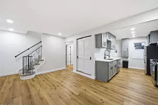 262 E 324th St, Willowick, OH 44095 - Photo 3