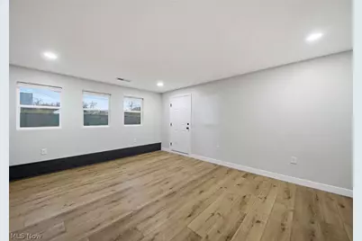 262 E 324th Street, Willowick, OH 44095 - Photo 11